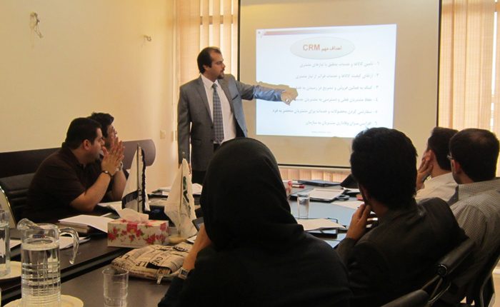 دوره مدیریت ارتباط با مشتری