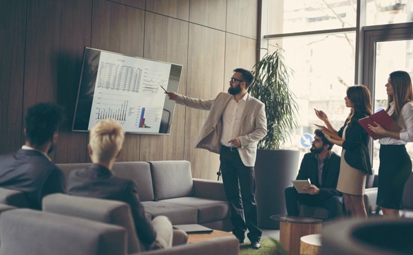 همراهی با تیم crm